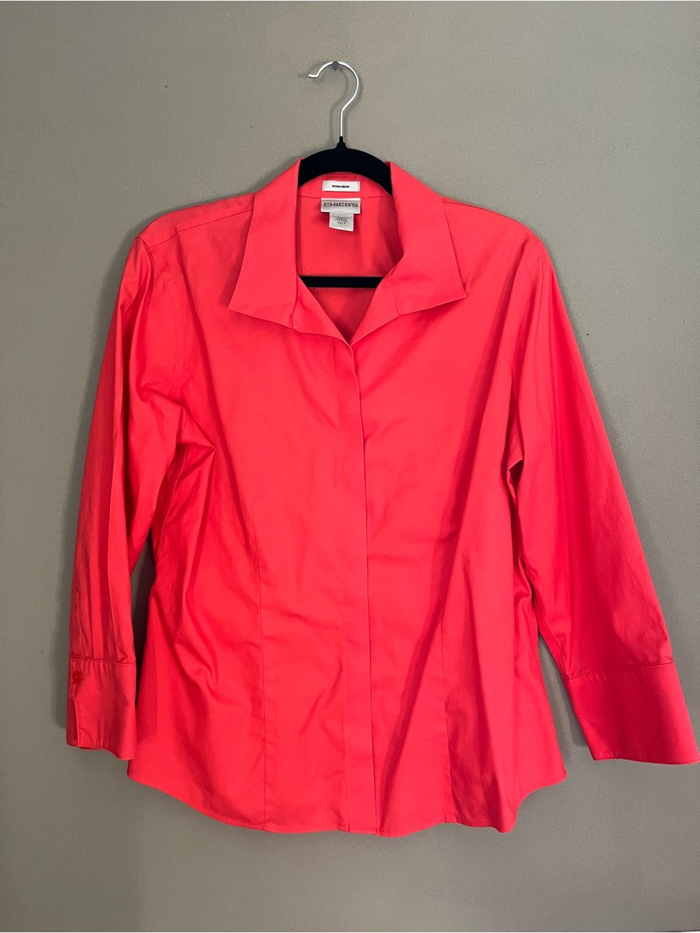 Chico's Non- Iron Button Front Shirt 100% Cotton Coral Size 2 Classic Twee Top